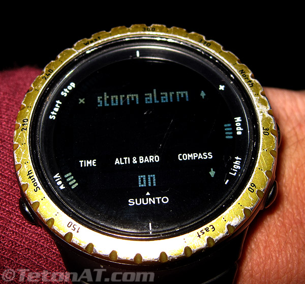 suunto-core-storm-alarm-on.jpg