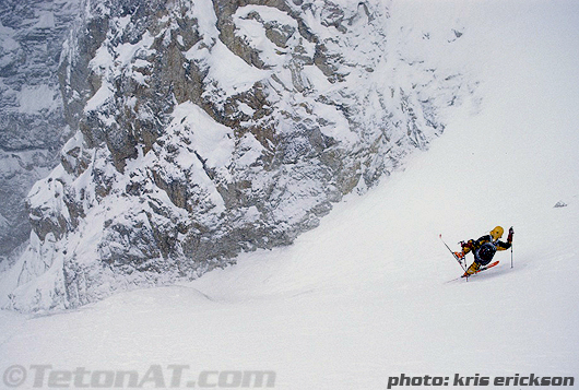 andrew-mclean-getting-his-skis-pointed-in-the-right-in-the-hossack-macgowan-couloir
