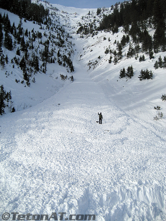 wydot-assesses-the-avalanche-debris-on-teton-pass