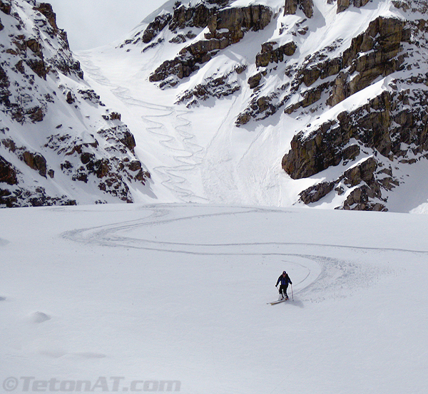 becca-skis-below-chute-the-moon