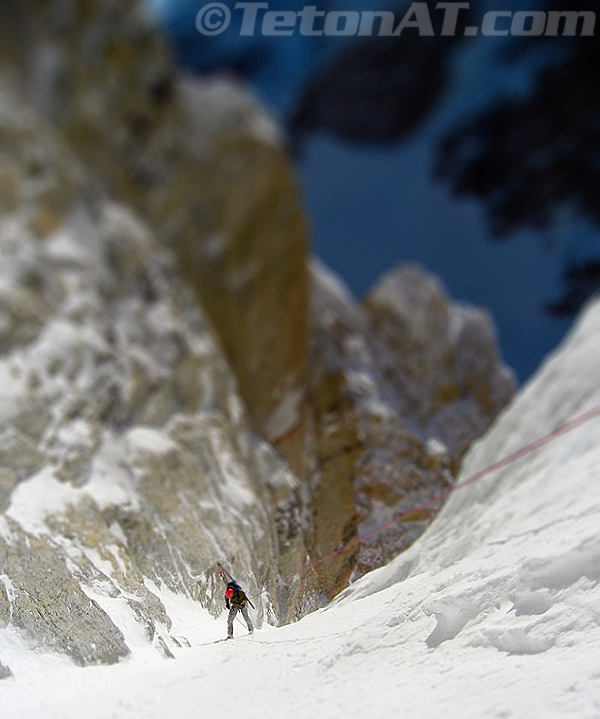 dusting-in-the-stettner-couloir