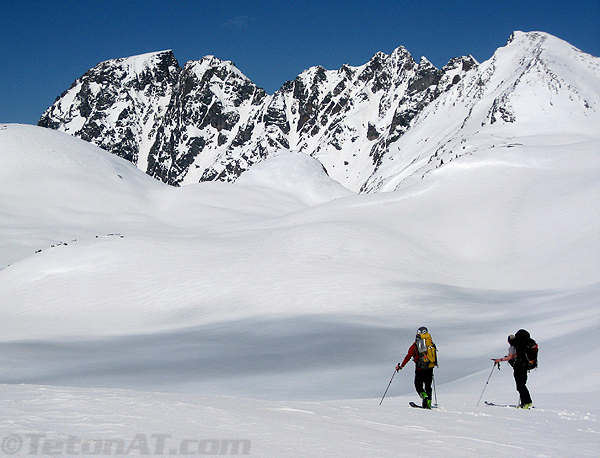 in-front-of-wolf-and-sawtooth