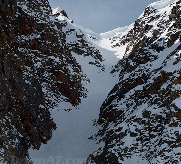 josh-skiing-the-north-couloir-on-fox