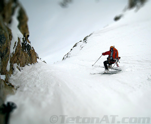 reed-skis-the-southeast-couloir-of-buck-mountain