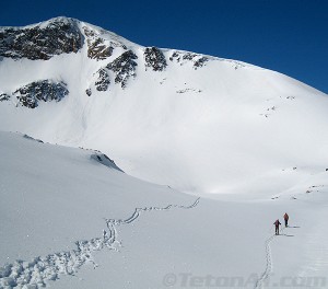 skinning-towards-iceberg-peak1