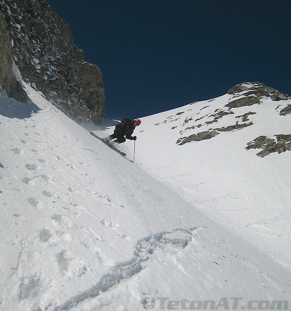 dustin-lemke-in-the-sickle-couloir-on-mount-moran