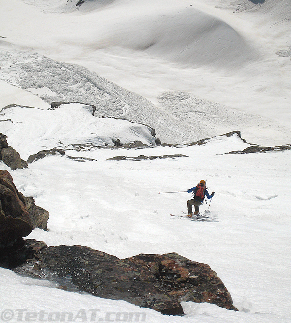 reed-skiing-the-northeast-ridge-of-mount-moran