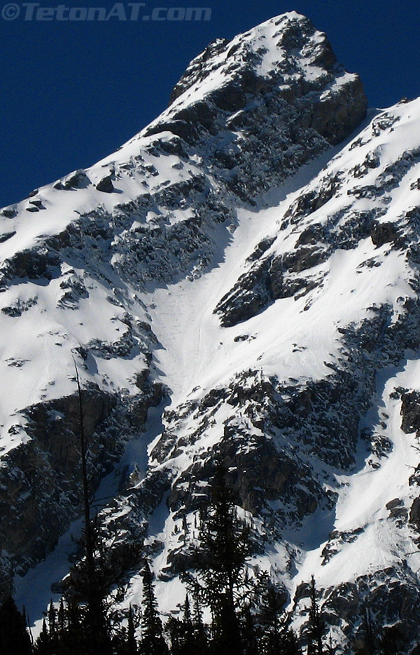 ski-tracks-in-sickle-couloir