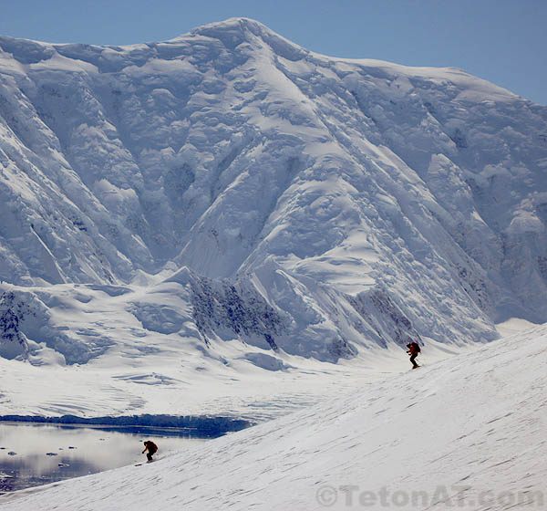 skiers-in-front-of-francois