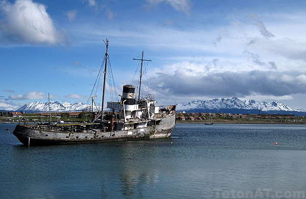 ushuaia-harbor