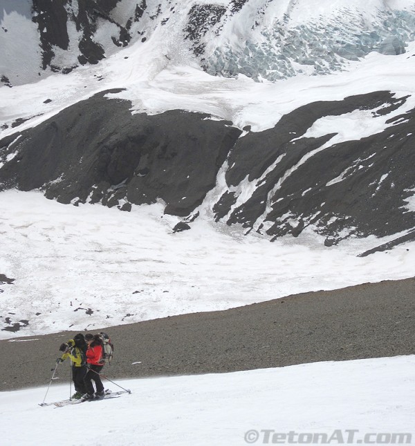 aclimatization-skiing-on-aconcagua