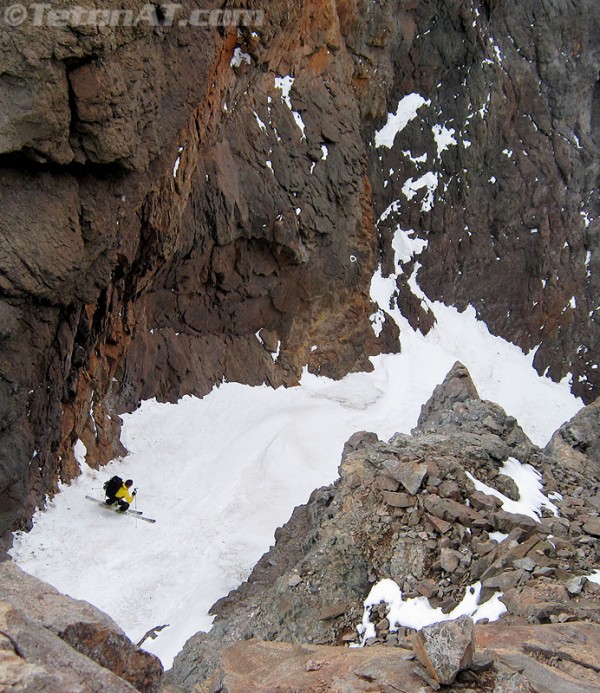 glen-poulsen-skis-a-steep-couloir-near-aconcagua