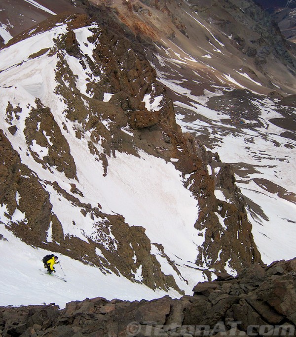 glen-poulsen-skis-above-plaza-de-mulas