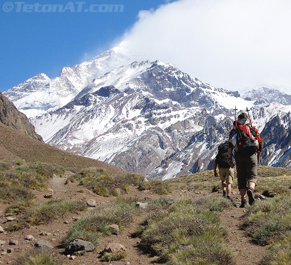 starting-the-hike-ot-plaza-de-mulas