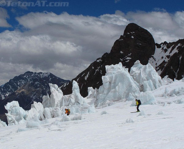 steve-romeo-and-glen-poulsen-ski-in-the-horcones-valley