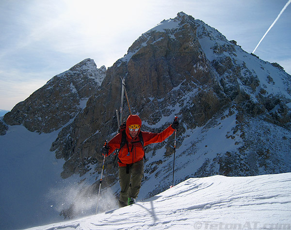 reed-finlay-climbs-to-the-lower-saddle