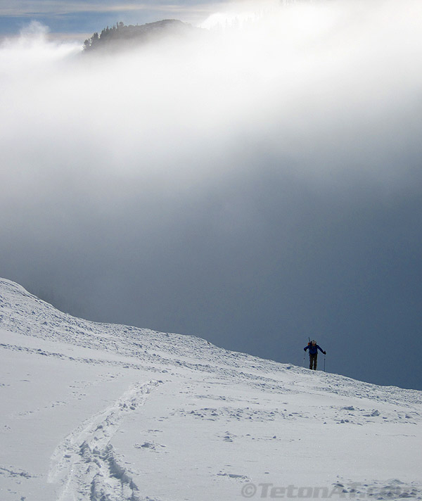 reed-finlay-skins-out-of-the-clouds-in-garnet-canyon