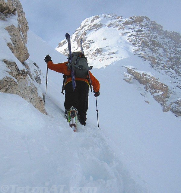 steve-romeo-climbs-towards-gilkey-tower