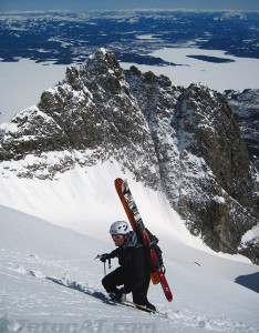 cameron-miller-in-front-of-the-east-horn-while-climbing-drizzlepus