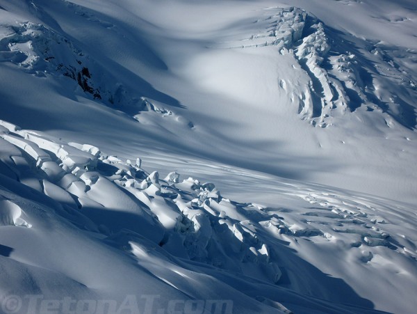 cool-lighting-on-grantie-glacier