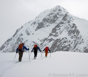 greg-hill-leads-the-crew-on-rogers-pass