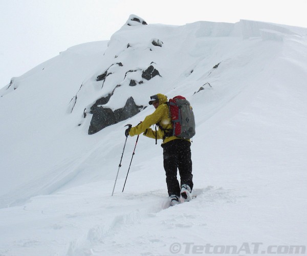 sketchy-snowpack-on-rogers-pass