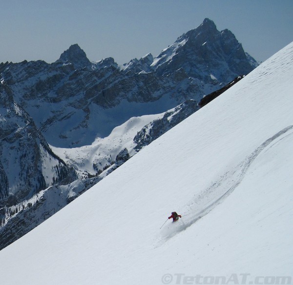 steve-romeo-skis-in-front-of-the-grand-teton-on-drizzlepus