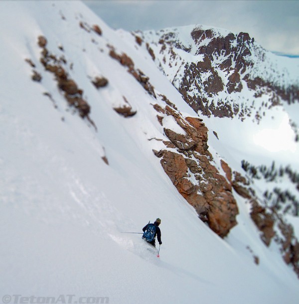 telemarker-skis-couloir