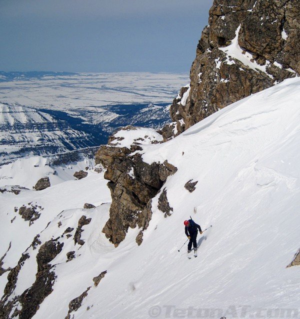 chris-onufer-skis-the-southwest-clouloir-of-the-middle-teton