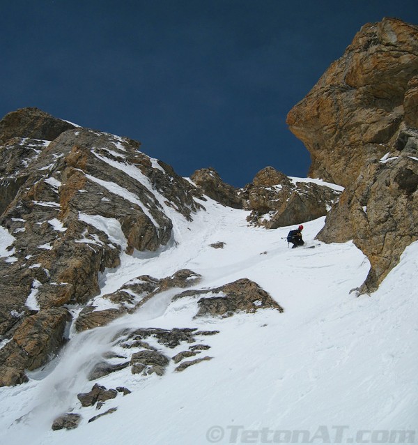 chris-onufer-skis-the-upper-southeast-face-of-the-middle-teton