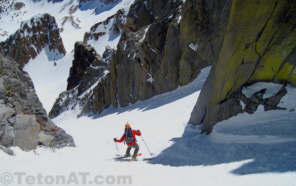 reed-finlay-skis-the-ripper-chute