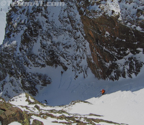 steve-romeo-skis-the-dogleg-couloir