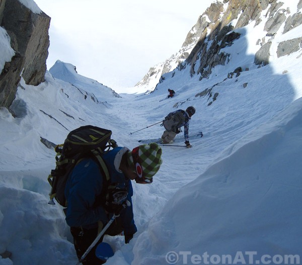 the-crew-skis-north-couloir-of-gilbert