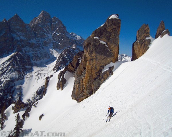 reed-skis-in-front-of-the-grand-teton