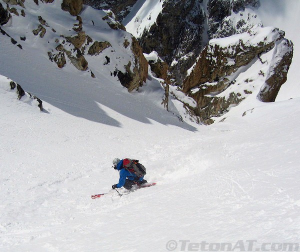 steve-romeo-skis-the-ford-couloir-on-the-grand-teton