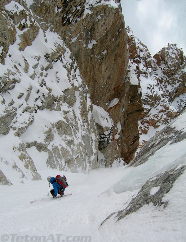 steve-romeo-skis-the-stettner-couloir-on-the-grand-teton