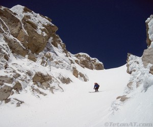 brian-ladd-skis-the-top-of-the-south-couloir-of-fremont-peak