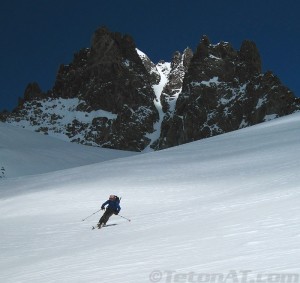 reed-finlay-skis-below-woodrow-wilson-peak