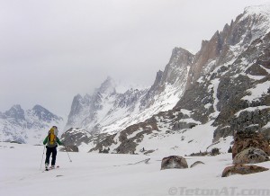 steve-romeo-approaches-titcomb-basin-in-the-wind-river-range