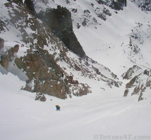 steve-romeo-skis-the-south-couloir-on-fremont-peak