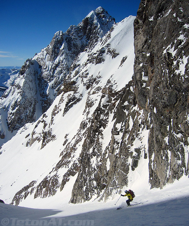 steve-romeo-ski-in-front-of-thor-peak